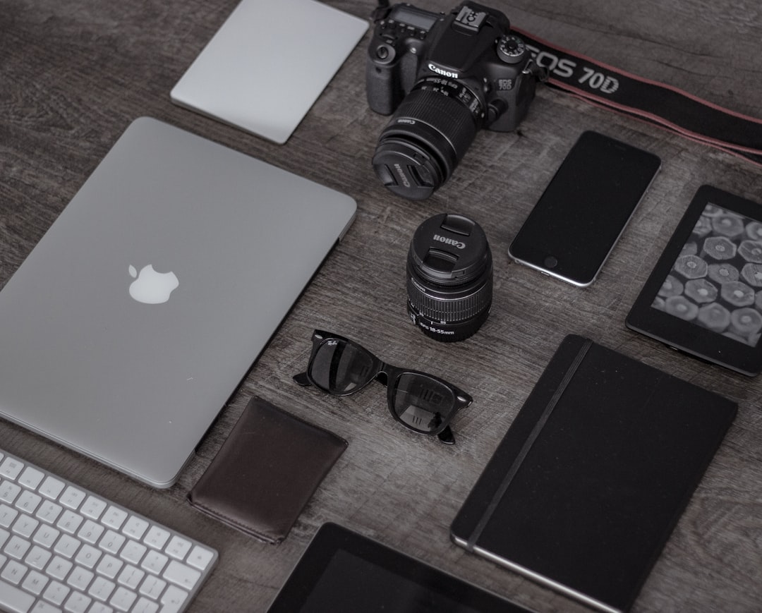 The Unconventional Photographer: Turning Household Items into Stellar Equipment The Unconventional Photographer: Turning Household Items into Stellar Equipment